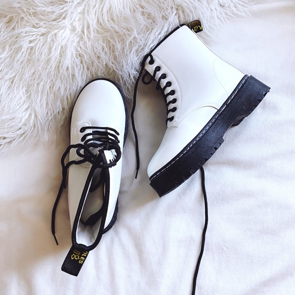 SALE✨ White Platform Lace Up Boots - Picture 6 of 12
